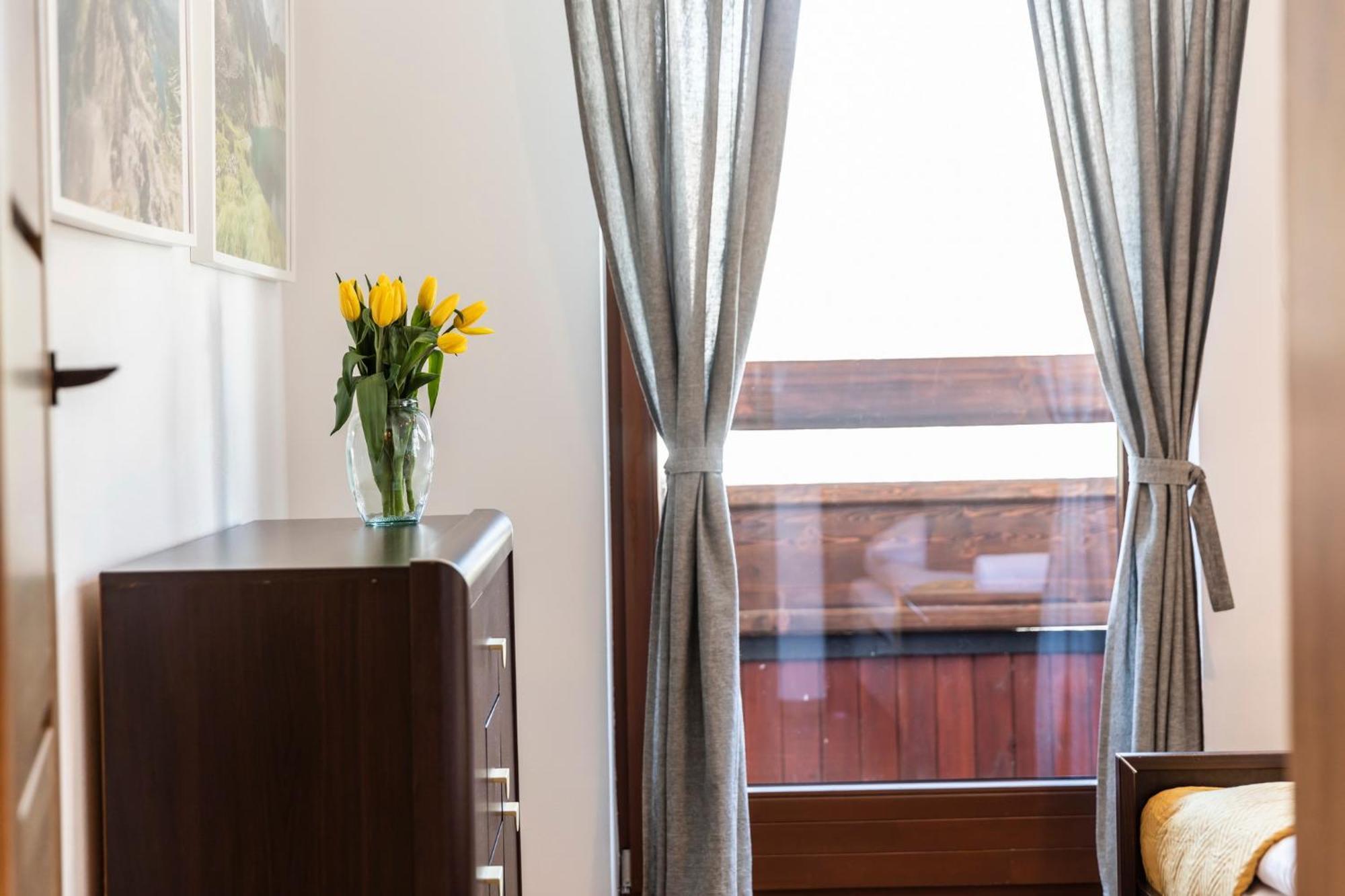 Udanypobyt Apartamenty Sloneczne Kościelisko Habitación foto